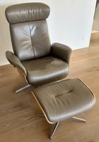 Designer Relaxsessel mit Hocker – Leder grau, Eiche, drehbar