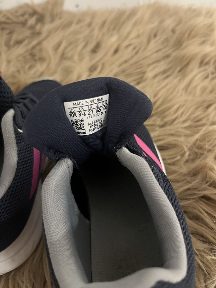 Adidas Schuhe für Mädchen: Sneakers Gr. 27 – Gebraucht aus Frauenfeld von Ka.ia 2