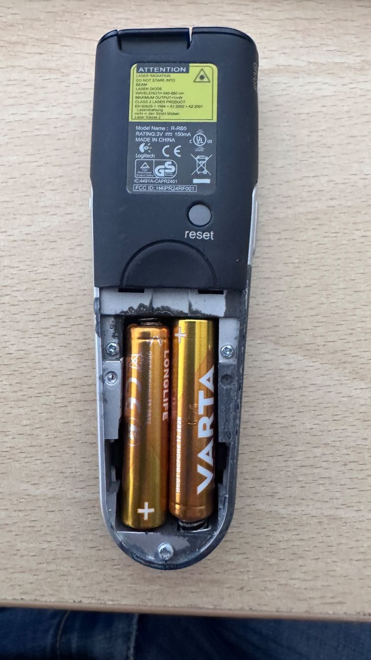 Fernbedienungen: LOGITECH Wireless Laserpointer-Presenter R-RB5 – Gebraucht aus Oberlunkhofen von WAR 4