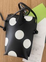 Longchamp Handyasche schwarz mit Punkten, Leder 