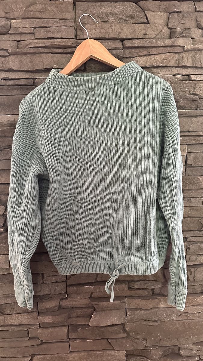 Lots de vêtements: Kleider Set Pullover Grösse S – D'occasion à Grindelwald par cla_ww8z 2