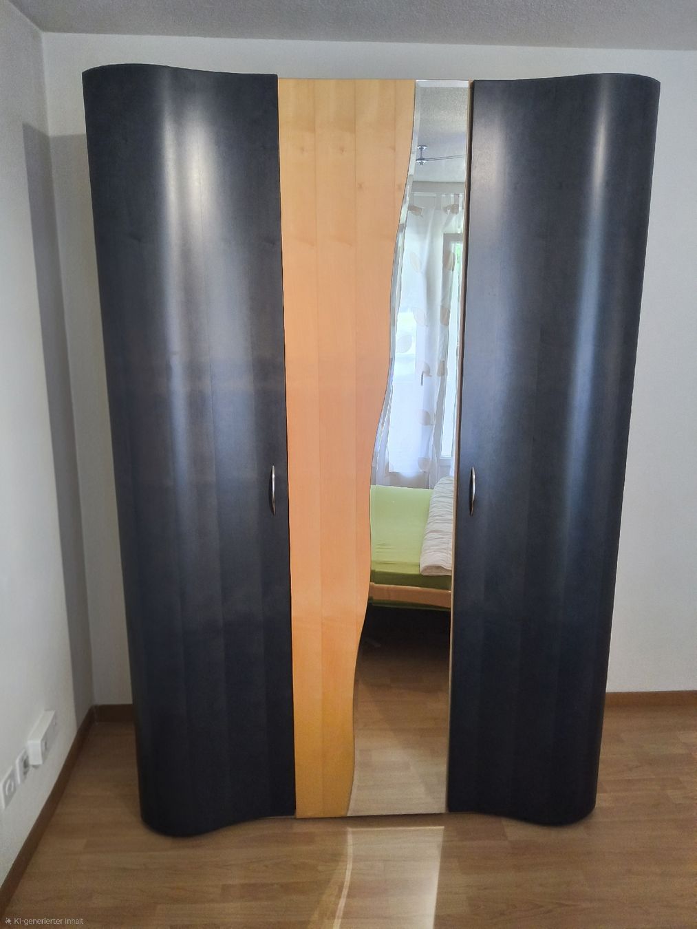Armadi: Kleiderschrank 3-Türig – Usato da Basel venduto da Blaetz
