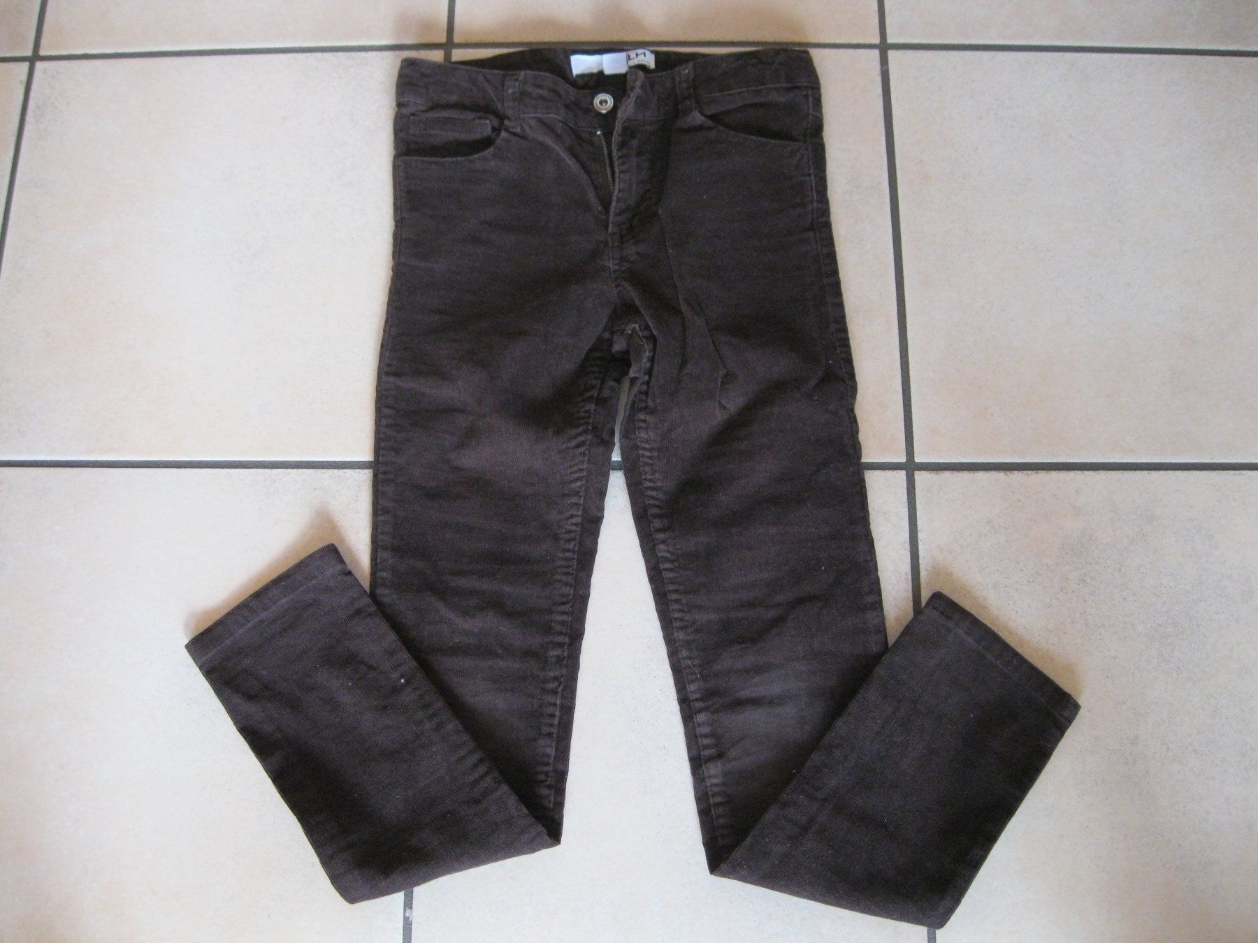 Kleiderpakete & -sets: lot 9 pièces taille 140 – Gebraucht aus vouvry von -tivoli- 2