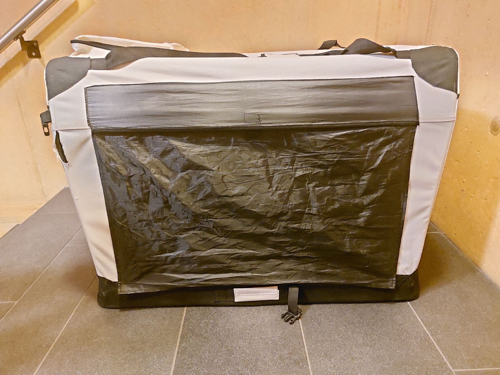 Cucce & Letti: Grosse Hundebox / Transportbox  90x64x65 cm – Usato da Jona venduto da Alles_fuer_Dich 6