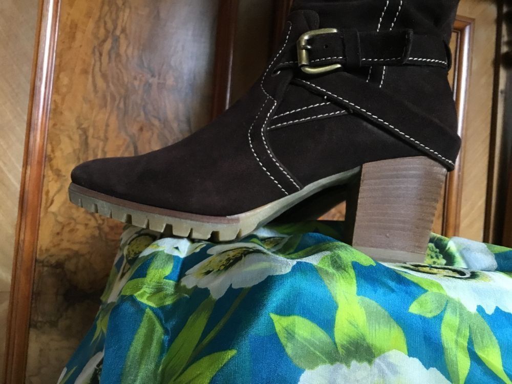 Damenschuhe: Precious Manas Design Beauty Gr.41 Wildleder – Neu (gemäss Beschreibung) aus Winterthur von Wohnhaus 5