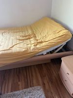 Bett (inkl. Nachttisch gratis dazu)