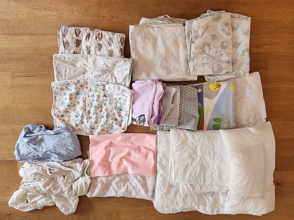 Lotti & Set di vestiti: Baby Schlaf-Set – Usato da Winterthur venduto da kyubi