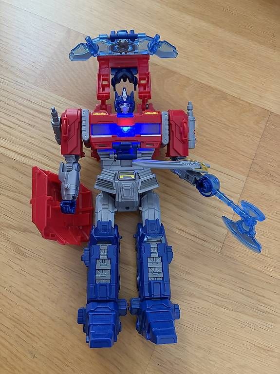 Hasbro Jouets: Transformers Power Flip Optimus Prime – D'occasion à Männedorf par sofilly