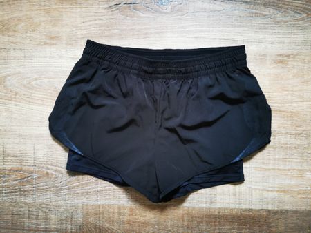 Laufshorts H&M Sport schwarz Grösse 38 guter Zustand