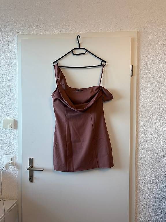 Vestiti: PTL Kleid – Usato da Winterthur venduto da ene_2sbh