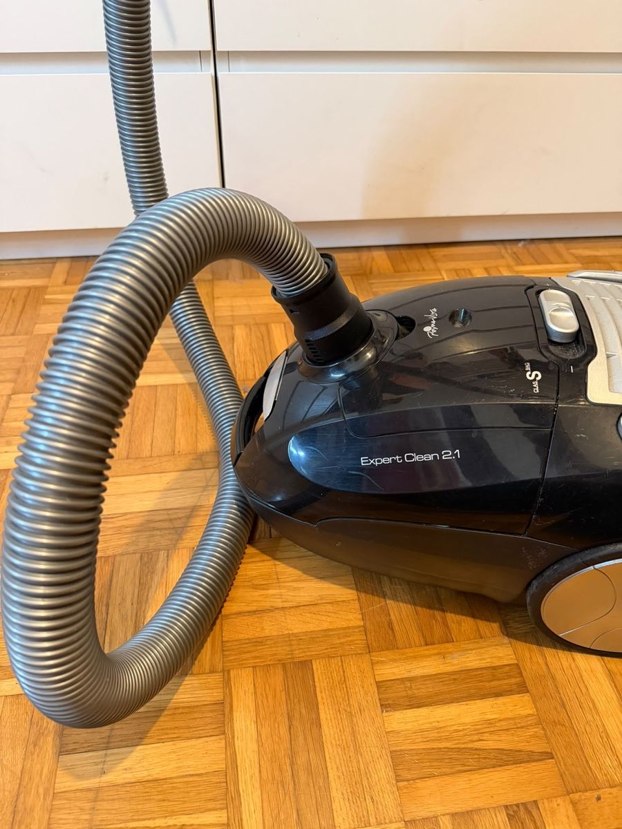 Aspirapolveri & Accessori: Prima Vista Staubsauger – Usato da Langenthal venduto da letmeguess 1