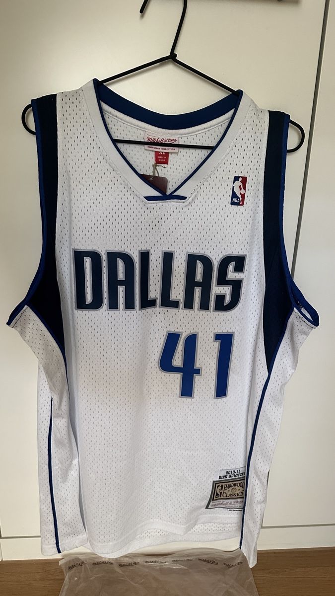 Mitchell & Ness Leibchen & Hosen: Mitchell & Ness NBA DALLAS MAVERICKS DIRK NOWITZKI SWINGMAN – Neu und originalverpackt aus Rümlang von Dripsale 1