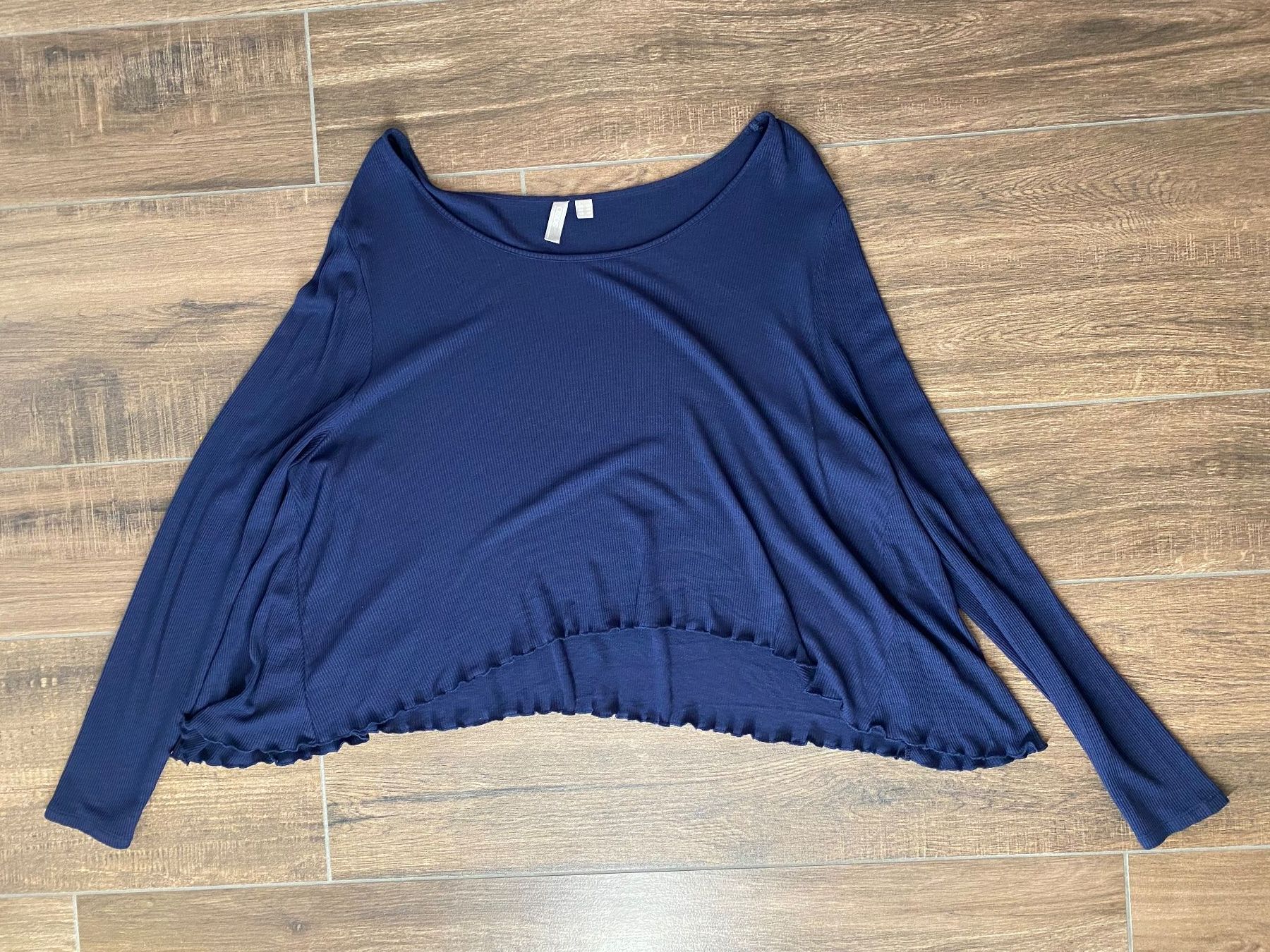 Asos T-shirt: Asos Oberteil langarm dunkelblau Gr. 48 – Usato da Pratteln venduto da a23_j2gs 2