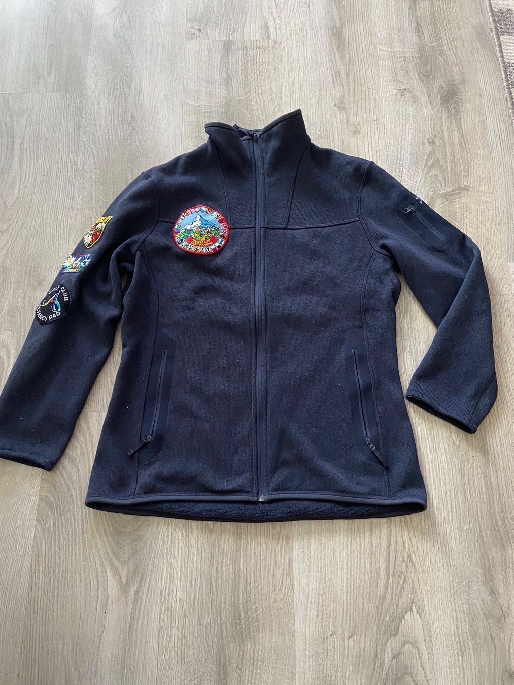 Arcteryx Jacken: arc'teryx cardigan Taille L-M – Gebraucht aus Montreux von Perledor 3