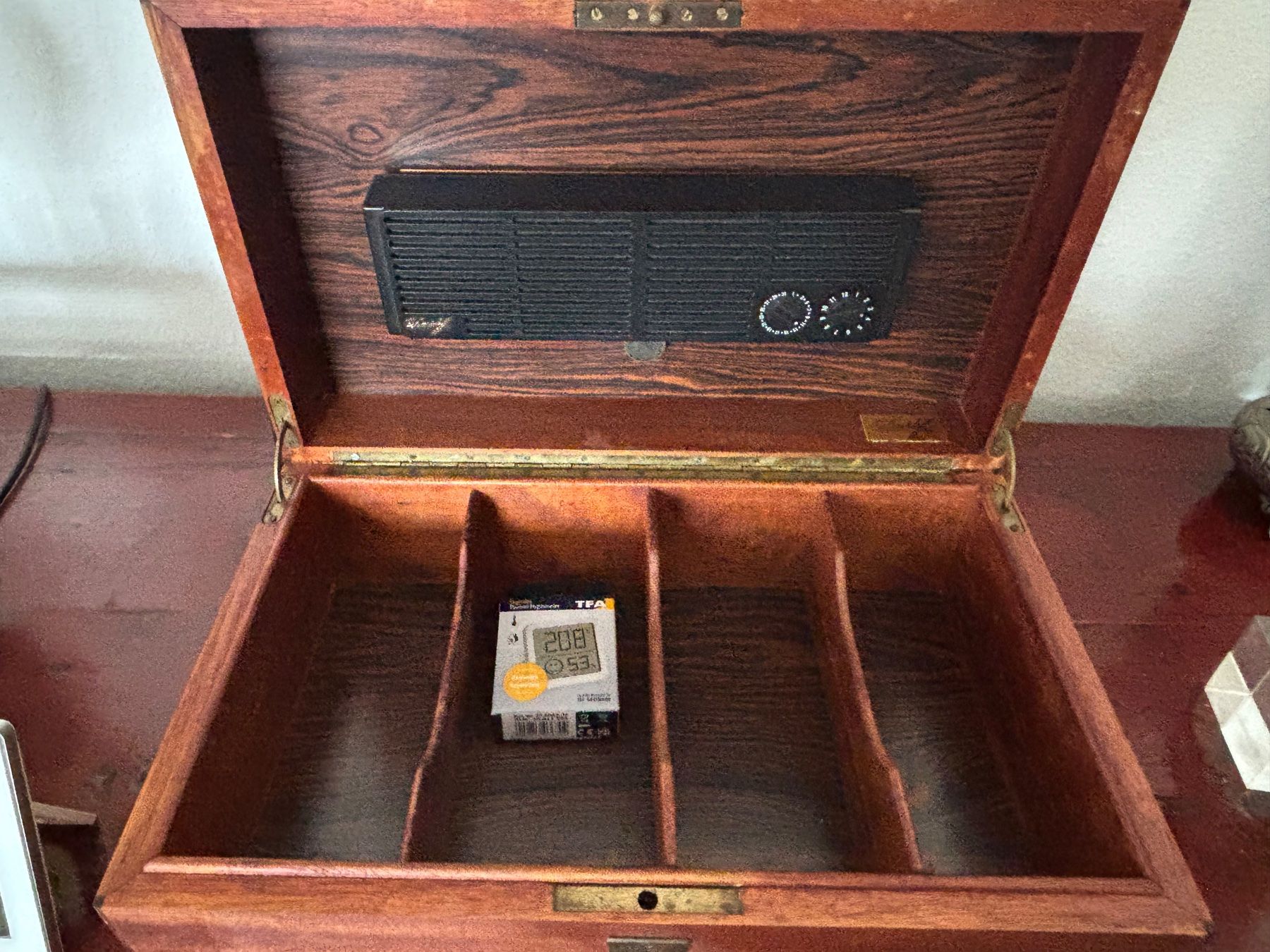 Davidoff Humidificateurs: DAVIDOFF HUMIDOR / AB: 1 FRANKEN – D'occasion à Baden par hg8613 1