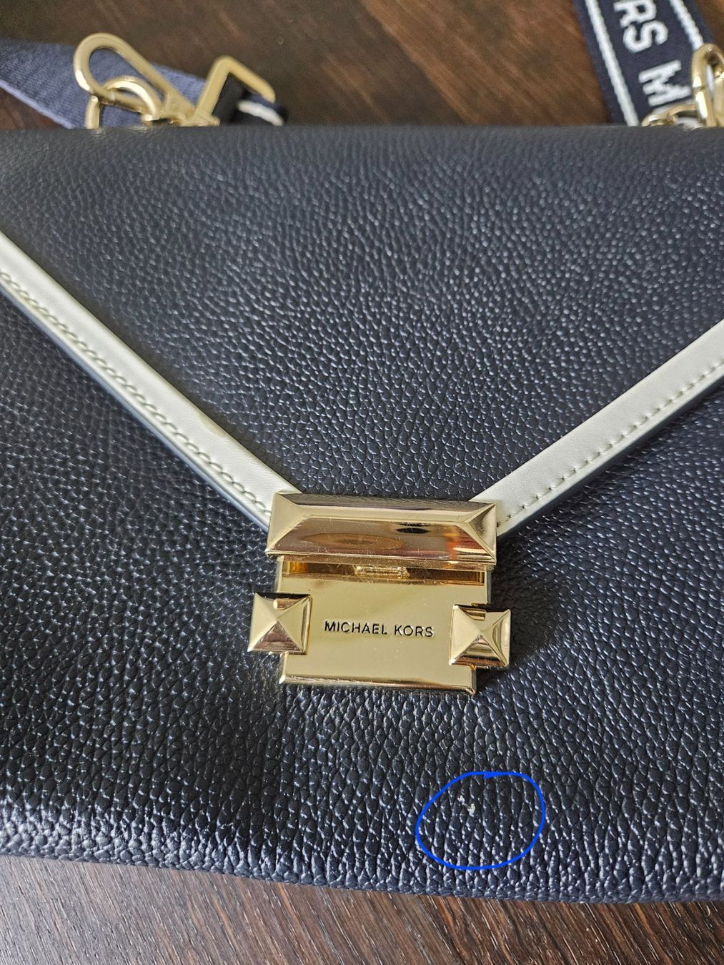 Michael Kors Borse da donna: Michael Kors All Logo Strap Crossbody Bag – Usato da Rotkreuz venduto da cat.dra 3