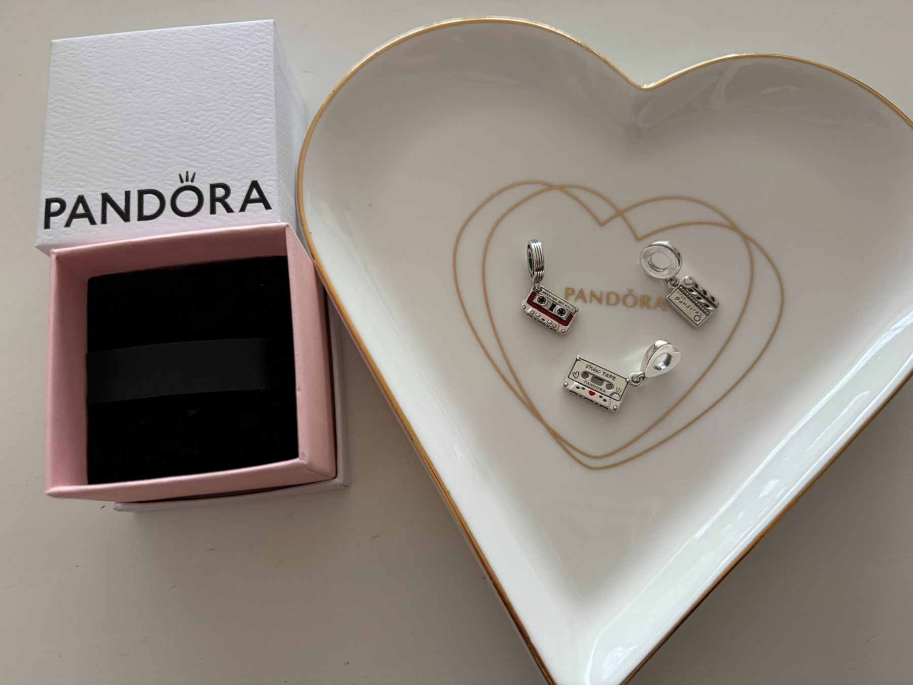 Pandora Ciondoli: Pandora Charms - Kassetten – Nuovo (secondo la descrizione) da Othmarsingen venduto da Pandabaerchen