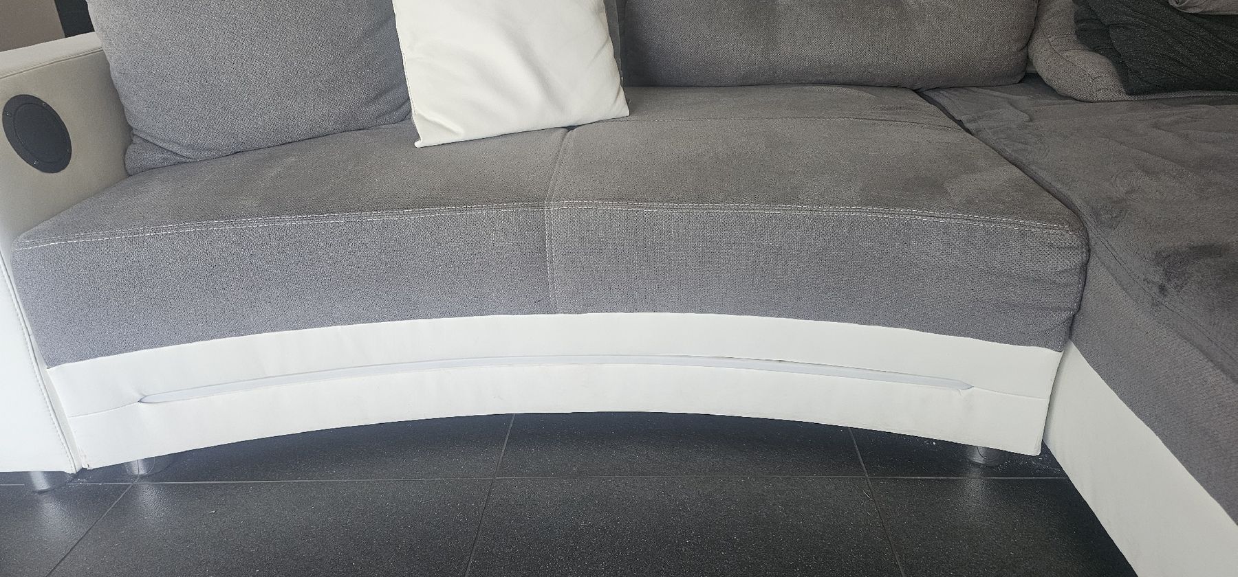 Divani: Corner Sofa grey/white used – Usato da Oberriet SG venduto da SPlayer333 2
