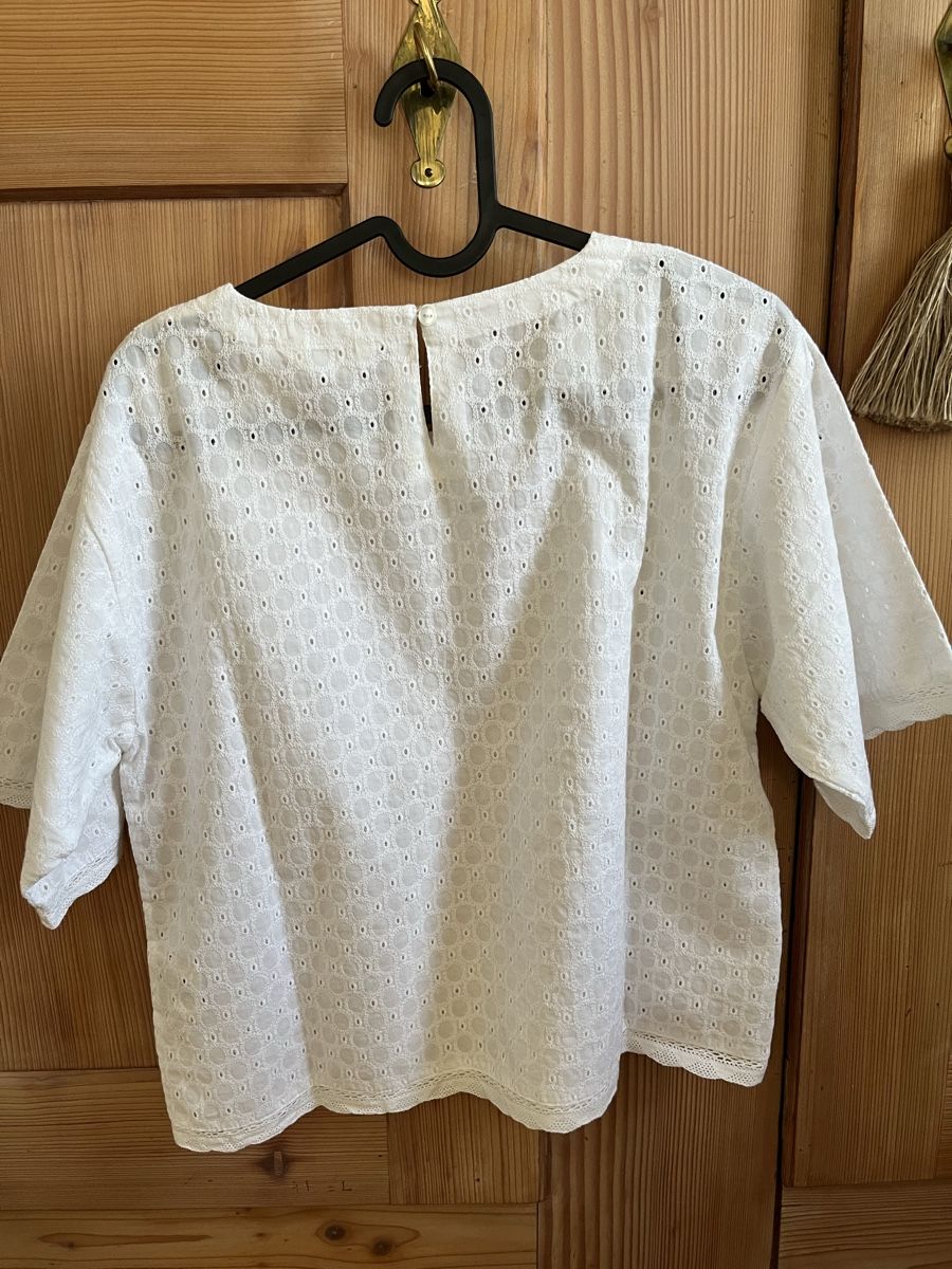 Tops: Bluse von Basic apparel, XS, bestickt. Neuwertig – Neu (gemäss Beschreibung) aus Affoltern am Albis von Silber79 1