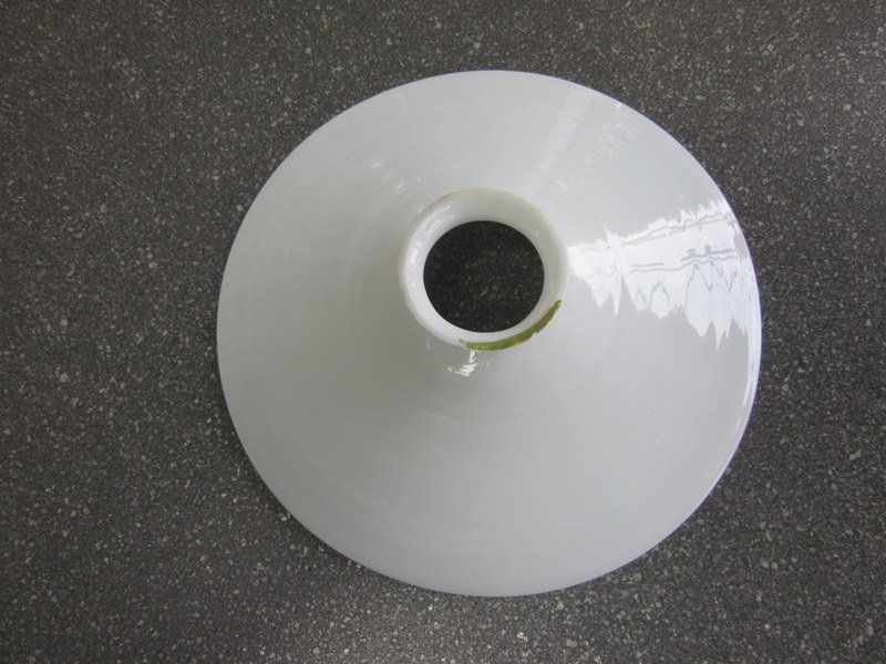 Paralumi: Alter Schlichter Lampenschirm aus Glas weiss – Usato da Bischofszell venduto da raika 3