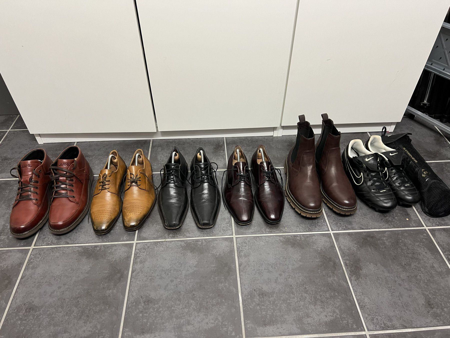 Scarpe da uomo: Leder Schuhe, wie neu!!! – Nuovo (secondo la descrizione) da Dübendorf venduto da Spray8