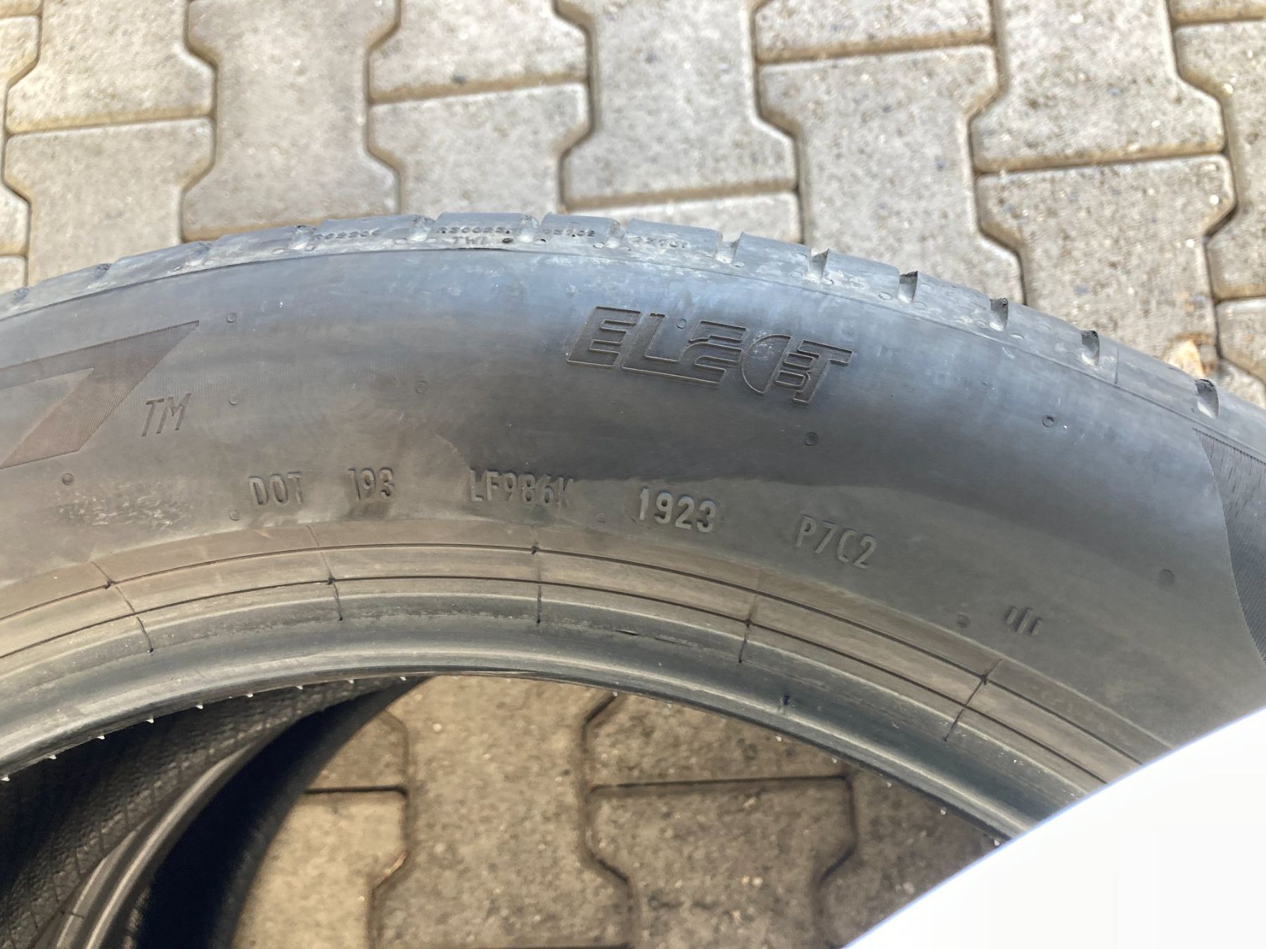 Pirelli Pneumatici & Ruote complete: 235/50R19 Pirelli Sommerpneu – Usato da Cham venduto da WB2223 4