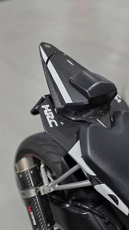 Strada: Yamaha R6 – Usato da Winterthur venduto da luc_7d9j 1