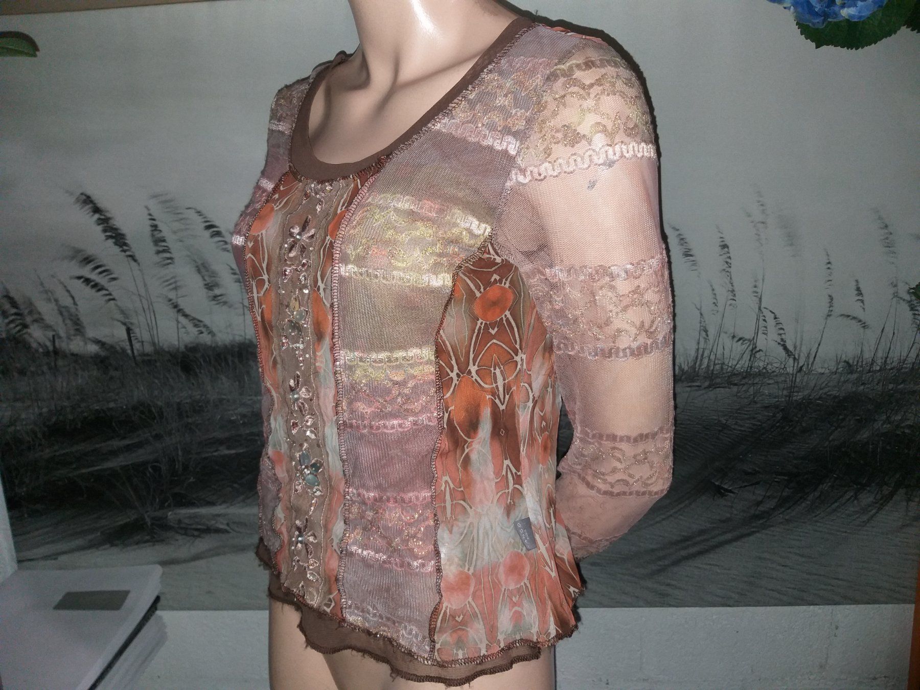 T-shirt: Pull VANGO  Taille / Grosse M (3) – Usato da Cossonay-ville venduto da Super-Price-Quality 2