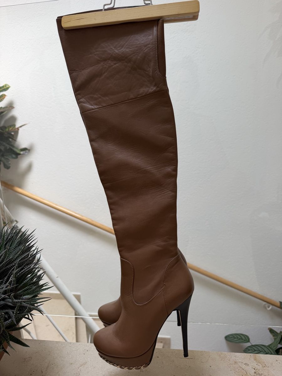 Chaussures femmes: Stiefel Leder braun Grösse 37 mit Kette – Neuf (Voir description) à Oberentfelden par Aidan1981