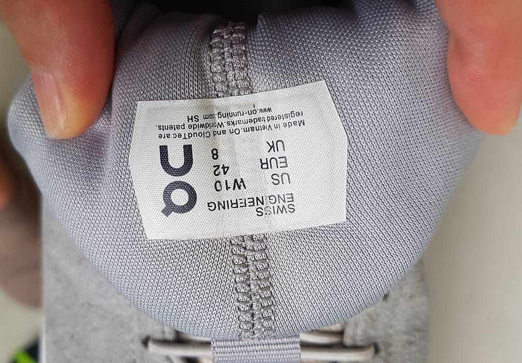 On Scarpe da donna: On Cloud Hi, Grösse 42, Grau – Usato da Bern venduto da Lepidoptera11 3