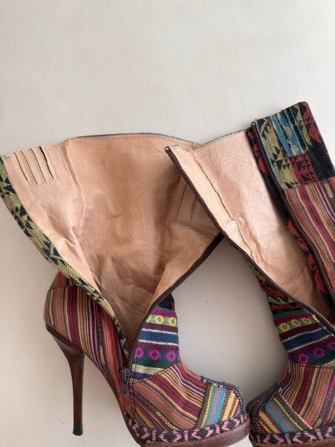 Scarpe da donna: Bunte Patchwork-Stiefel Gr. 38 Boho-Style Sommer - Herbst – Usato da Niederhasli venduto da Arena15 5