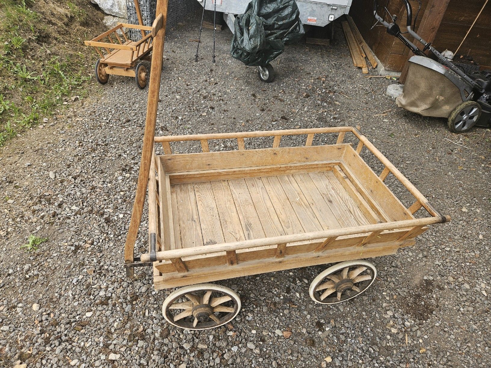 Tutte le decorazioni: antiker leiterwagen – Usato da Obersaxen venduto da rapausa