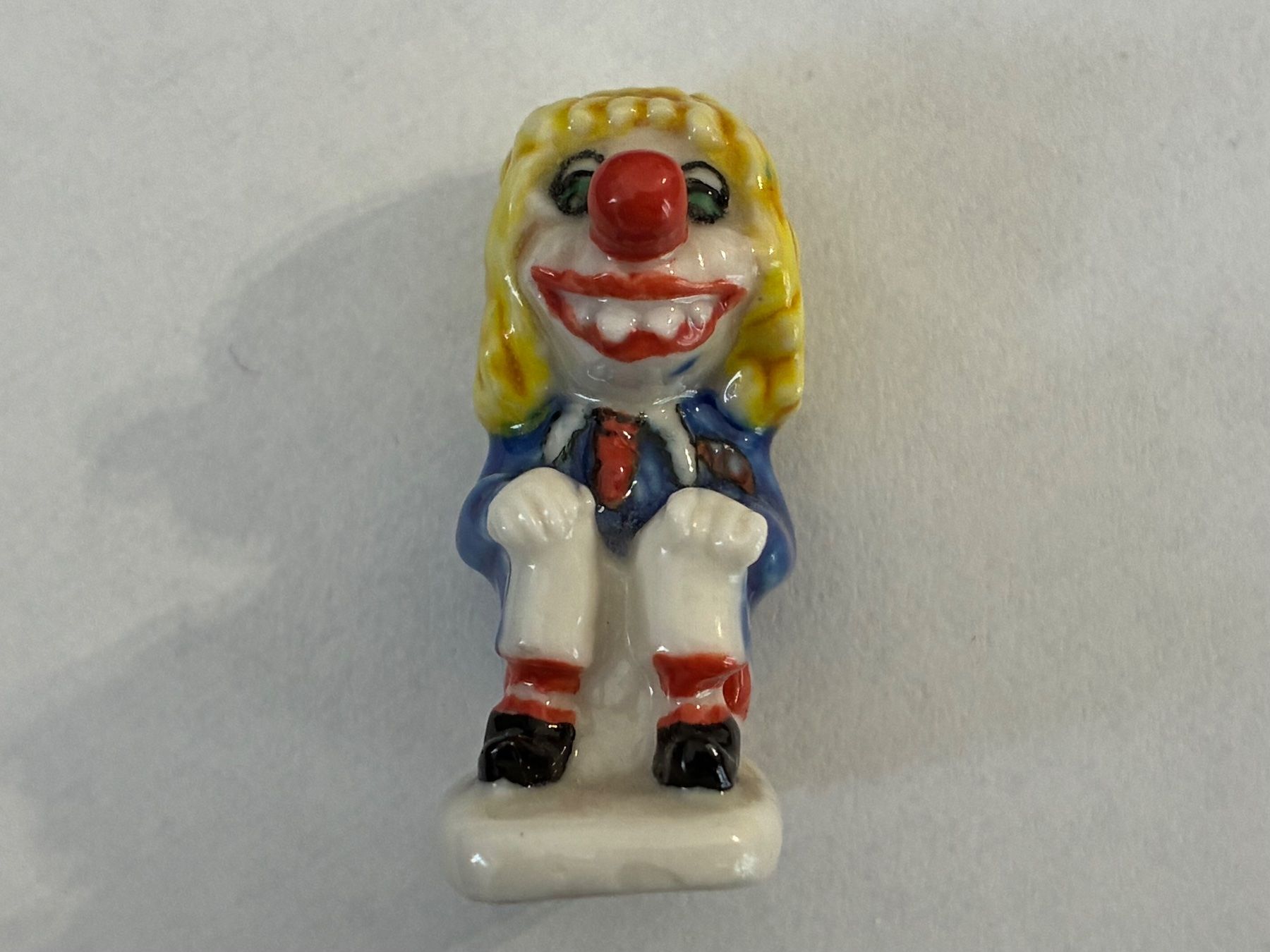 Statuette: Kübler-Figürli 1b, Waggis sitzend – Usato da Riehen venduto da freestyle_buttons