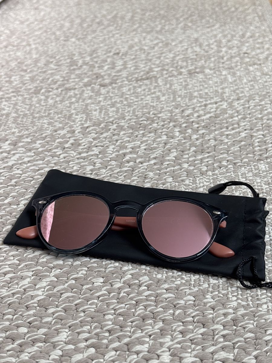 Lunettes & Verres: Sonnenbrille mit Etui – D'occasion à Wabern par est_jw6s