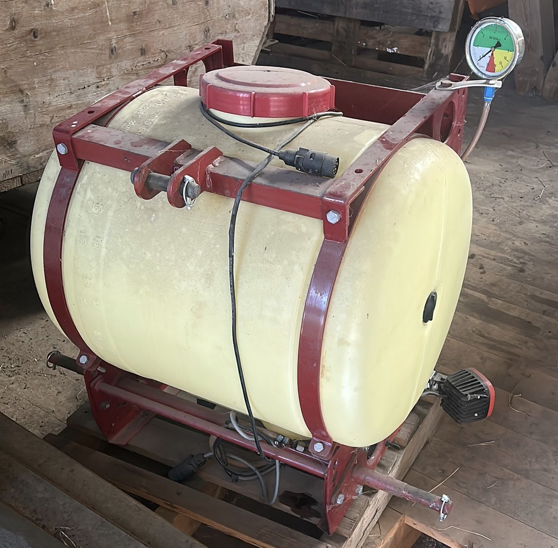 Trattori: Siliermitteltank Fronthydraulik – Usato da Mettmenstetten venduto da LSA900 1