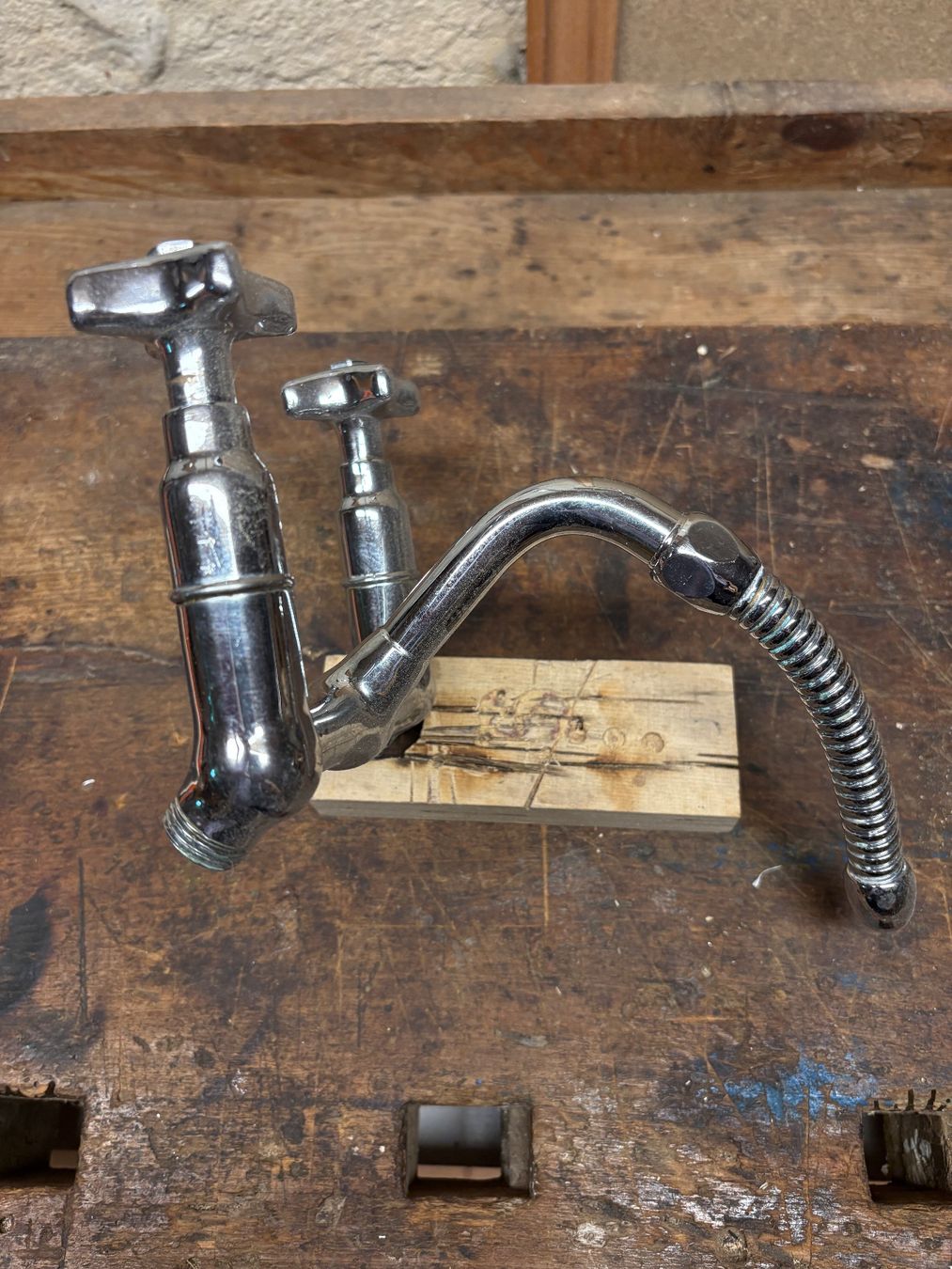 Lavabi & lavandini: kleines Lavabo aus den 40er- oder 50er-Jahren – Usato da Sarnen venduto da Erle0 3