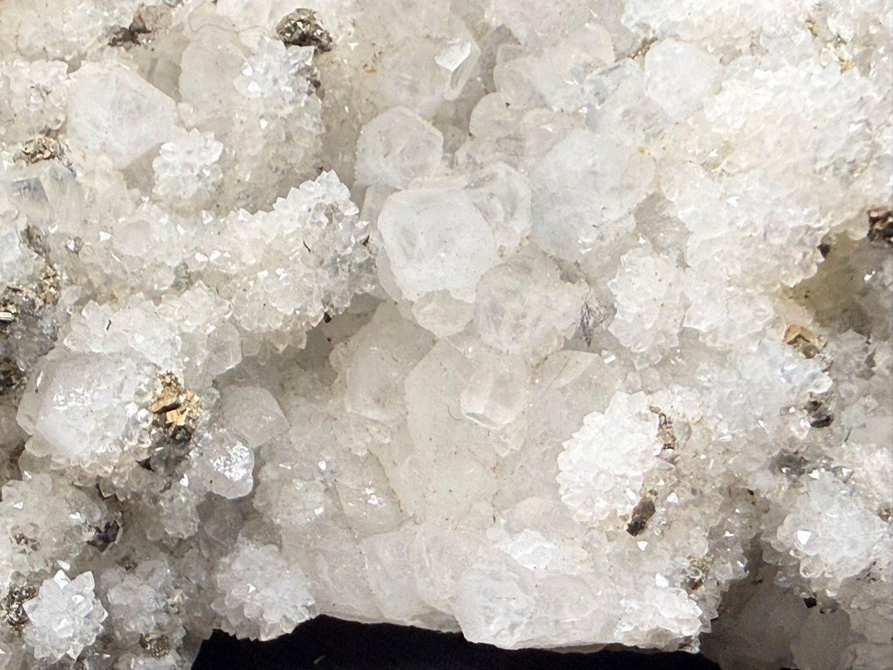 Minéraux & Lithothérapie: Pyrit auf Multigenerationen-Quarz – D'occasion à Schinznach Bad par Demerald 8