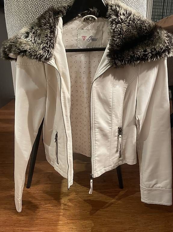 Giacche: Übergangsjacke Guess Gr 36 – Usato da Villmergen venduto da Sabsi92