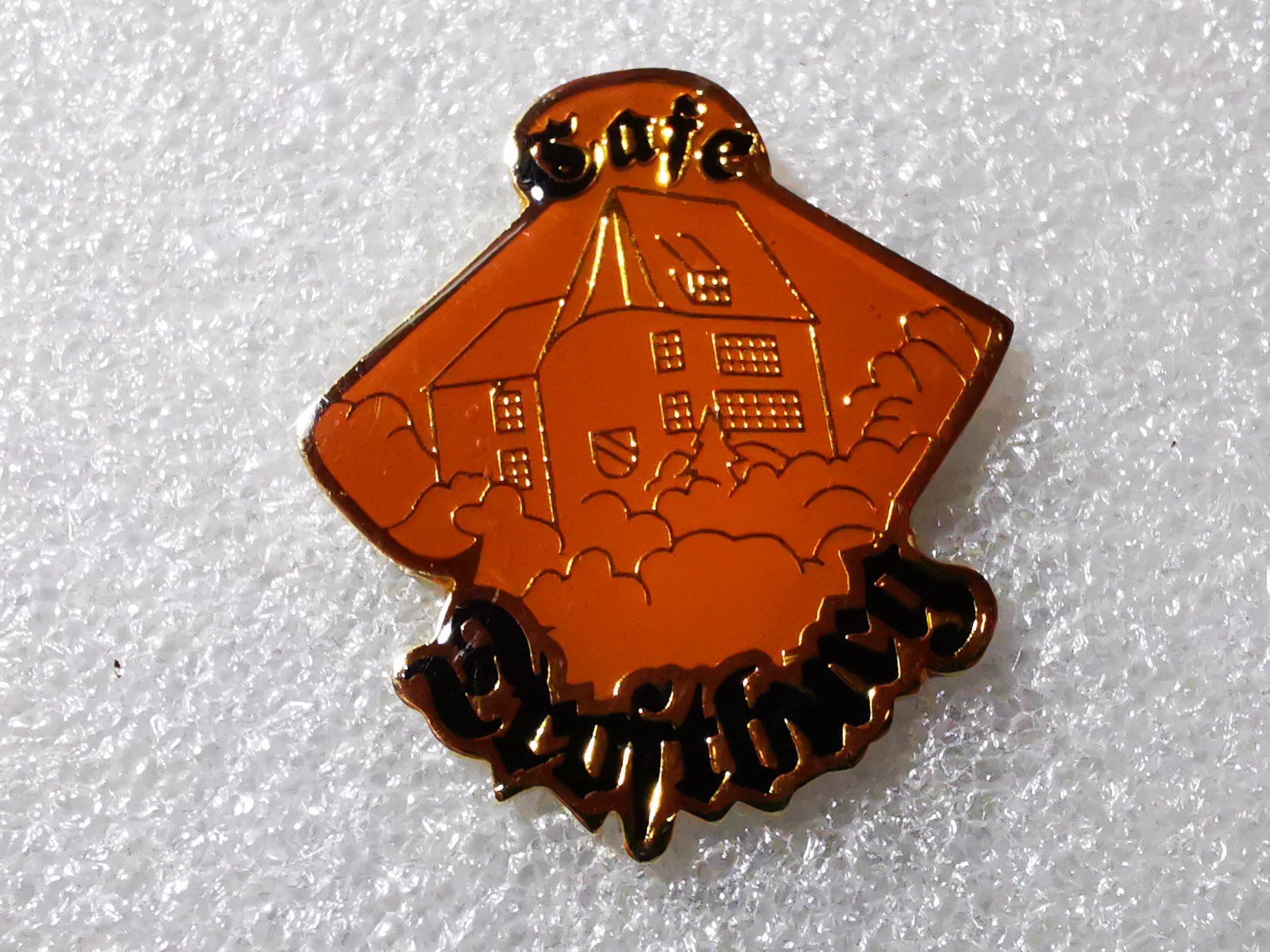 Placchette & Badge: Ansteckpin 137: Cafe – Usato da Oppligen venduto da Pin-Fall-Shop