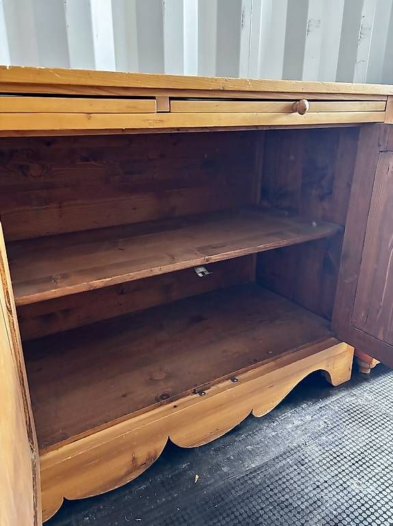 Büffets: Buffet enfilade en pin massif, style rustique – Gebraucht aus Lausanne von ber_y9vl 2