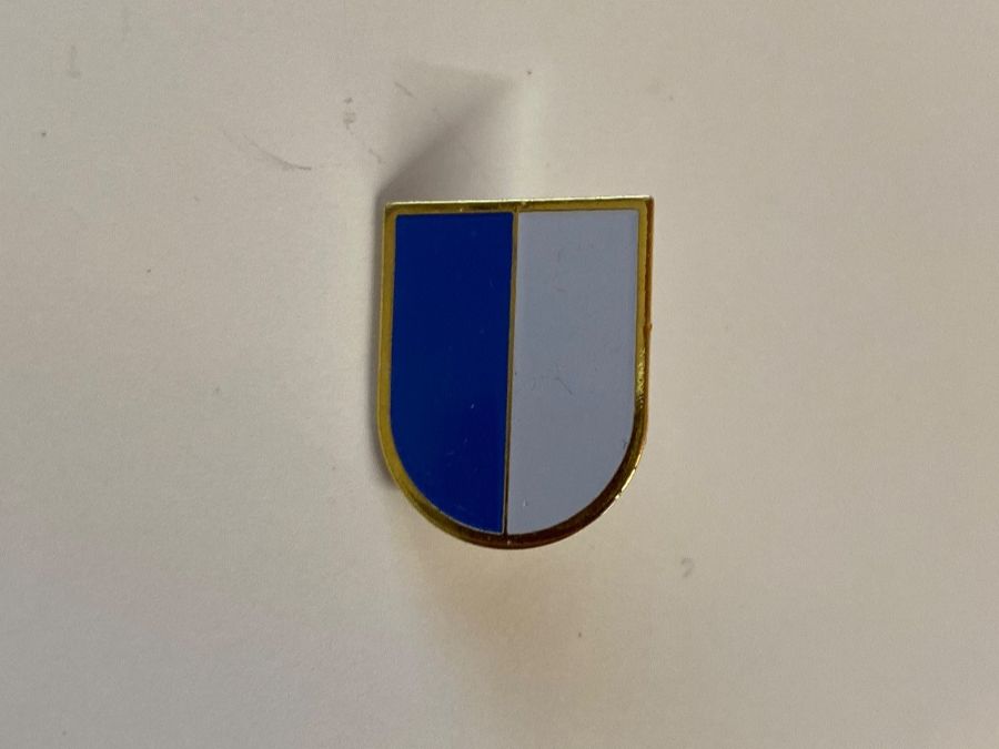 Plaquettes & Badges: Pin's canton de luzern – Neuf (Voir description) à Le Brassus par cinema13