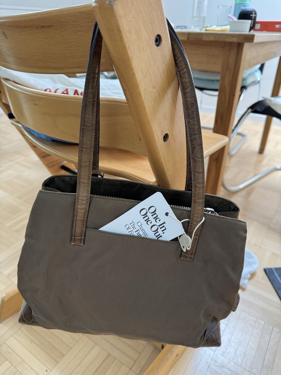 Prada Borse da donna: PRADA vintage bag from Y2K era – Usato da Bern venduto da ili_bg5s 2