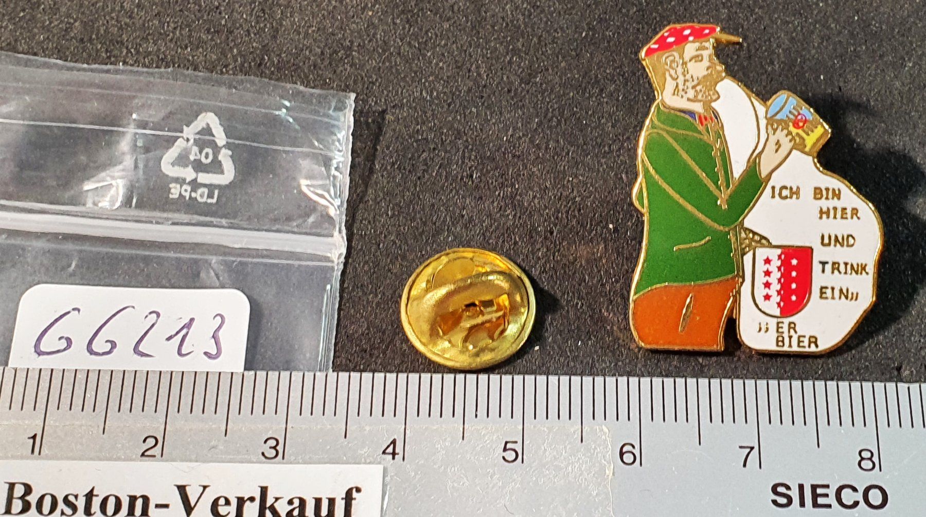 Plaquettes & Badges: GG213 - Pin Ich bin hier und Trink ein Walliser Bier – D'occasion à Reinach BL par Boston-Verkauf 2