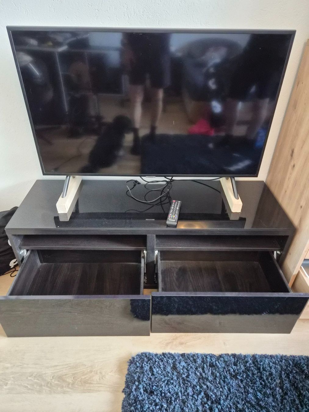 Ikea Meubles TV: TV und TV Sideboard – D'occasion à Ballwil par Stechpalm0
