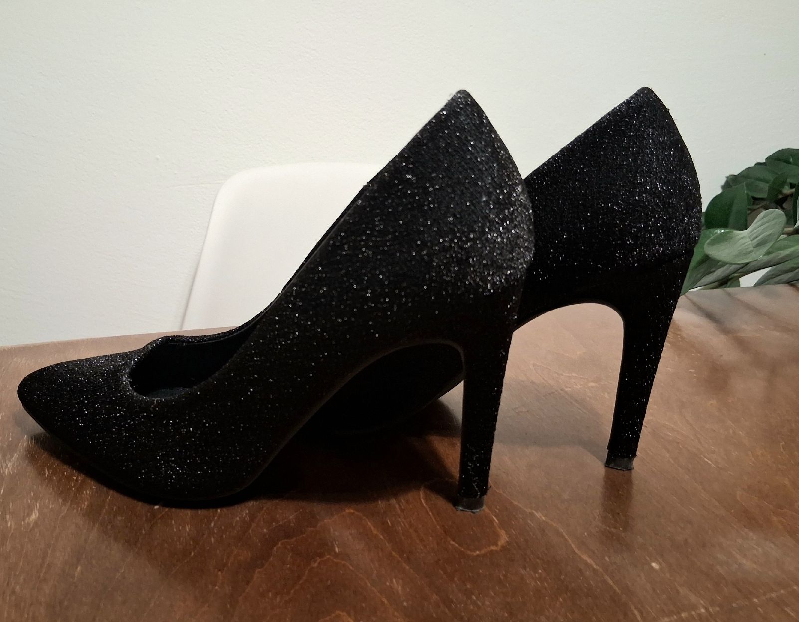 Scarpe da donna: Sacha Essentials Pumps schwarz Glitzer Grösse 37 – Nuovo (secondo la descrizione) da Tamins venduto da LisaMorpurgo 3