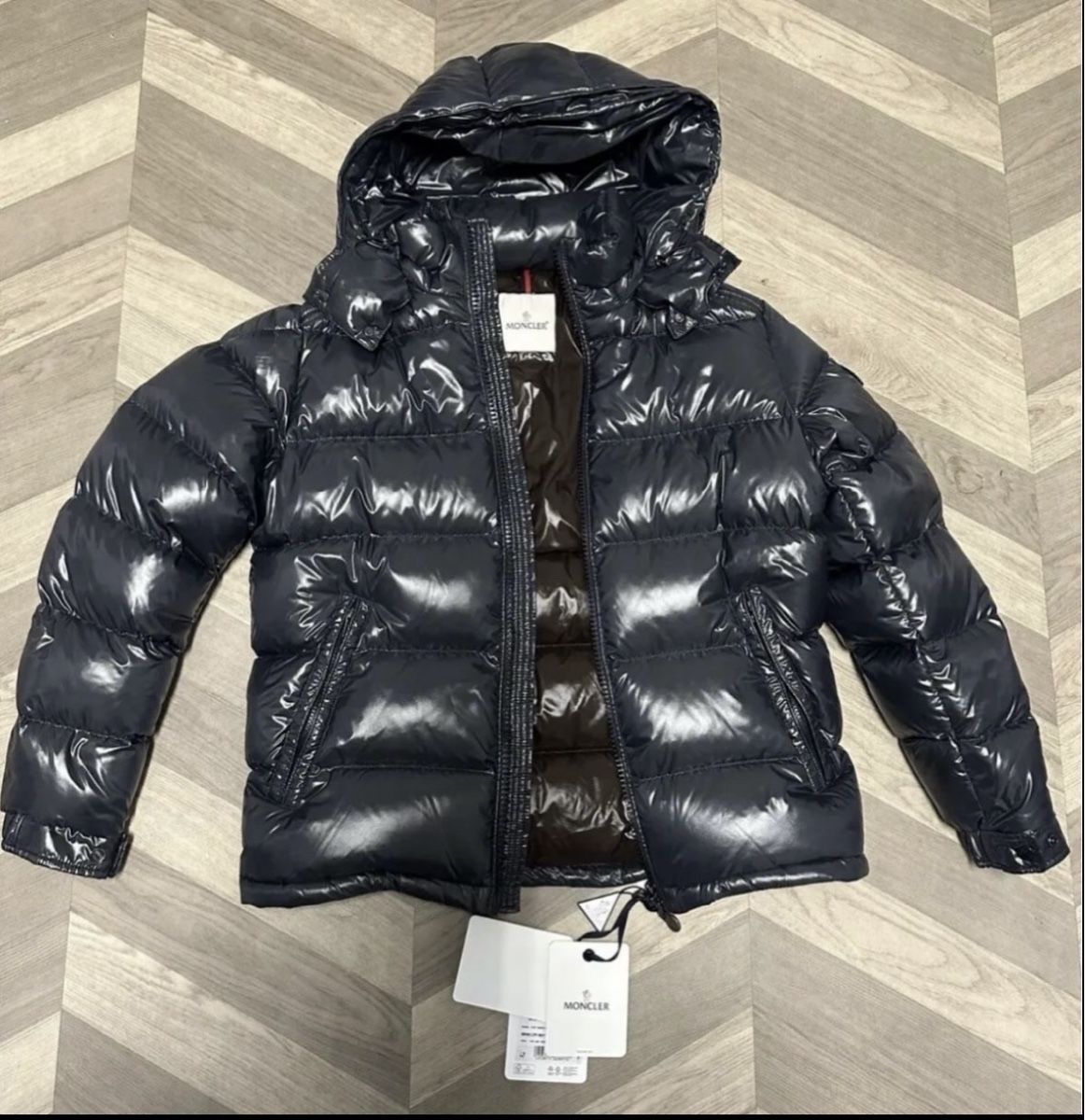 Moncler Giacche: Moncler Daunenjacke Maya – Nuovo e nell'imballaggio originale da Zug venduto da cieeeeelo