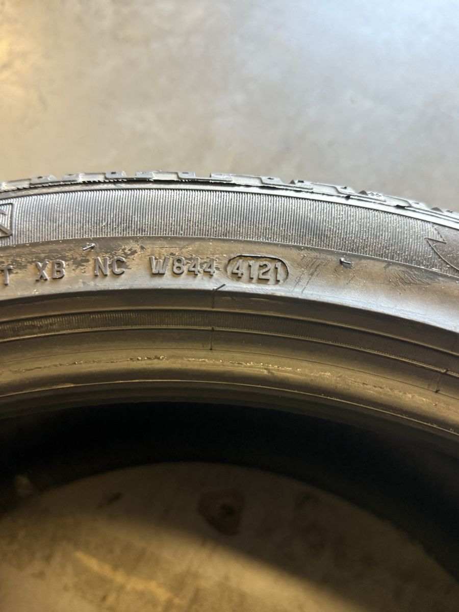 Pirelli Pneus & Kompletträder: Winterreifen 295/35R21 107V Pirelli  – Gebraucht aus Gerlafingen von Pneu-Puric 2