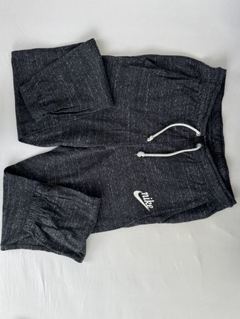 Nike Jogginghose, Grösse S, Top Zustand für den Sommer!