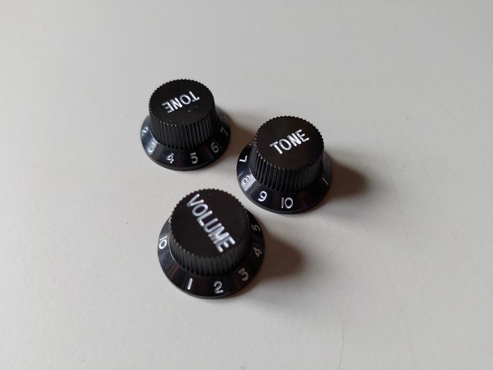 Fender Stratocaster Knobs Volume/Tone Black Kaufen auf Ricardo
