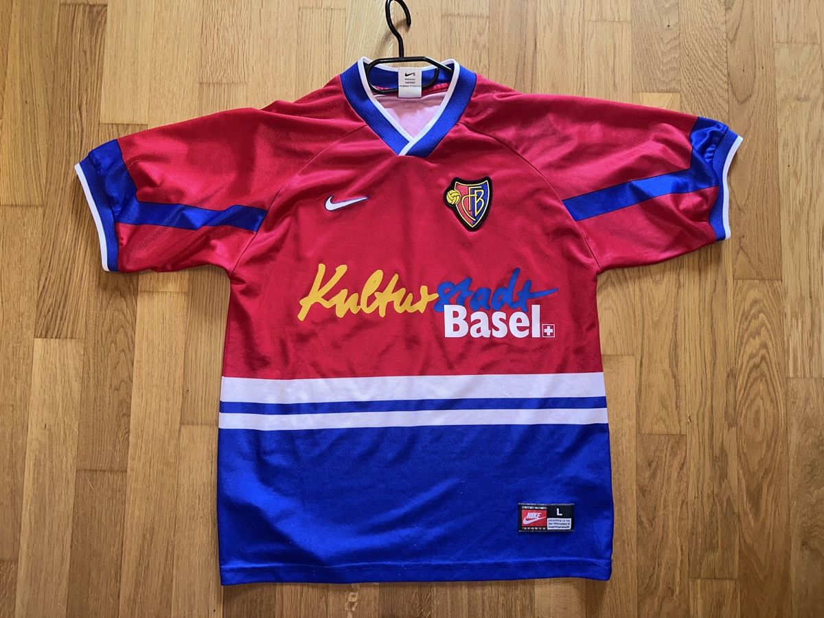Nike Leibchen & Hosen: FC Basel Trikot Grösse L – Gebraucht aus Grellingen von Faebu7 1